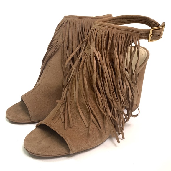 ποΈ Vince Camuto "Winiveer" Fringe Peep-toe Bootie - Picture 12 of 13